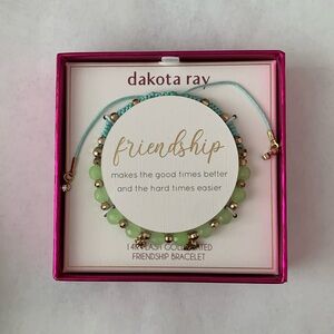 Dakota Ray friendship bracelet